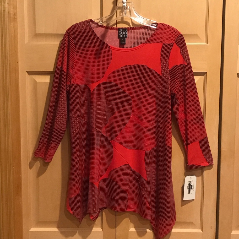 New Clara Sun Woo Red Geometric Tunic Top